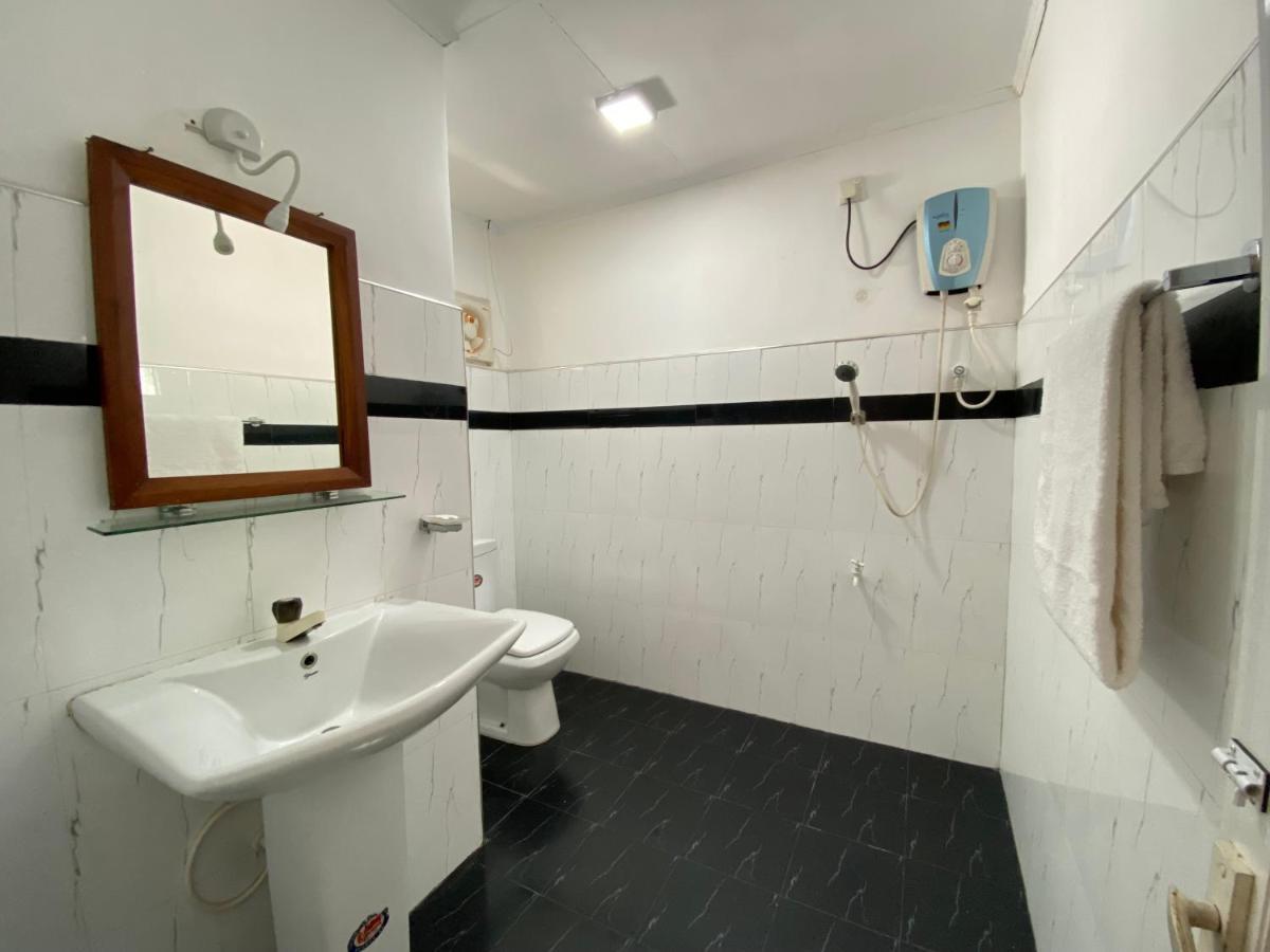 Beach Walk Hotel Унаватуна Екстериор снимка